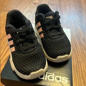 Nike Racer TR INF, black and pink sneakers. Size 4K